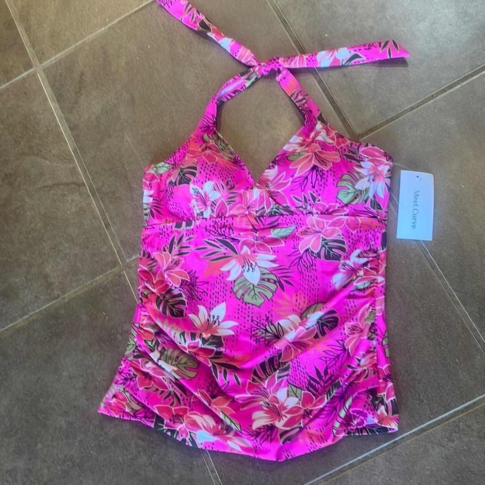 NWT Meet Curve Halter Swim Top! Large